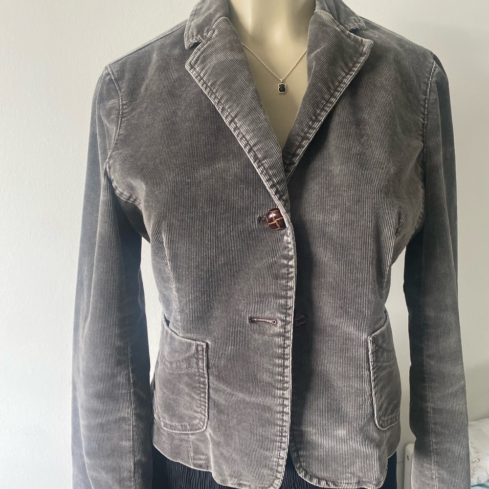 Vintage GAP Ladies Corduroy
Blazer Olive Brown Size Lined
Wooden Buttons